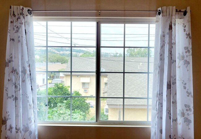 Foto del edificio - 2229 Hendricks Ave