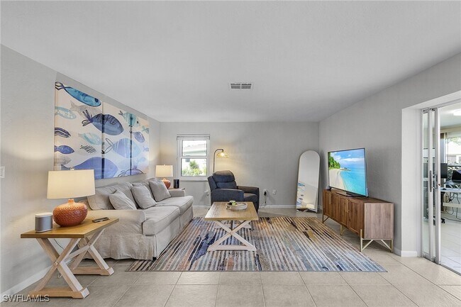 Foto del edificio - 5549 Hamlet Ln