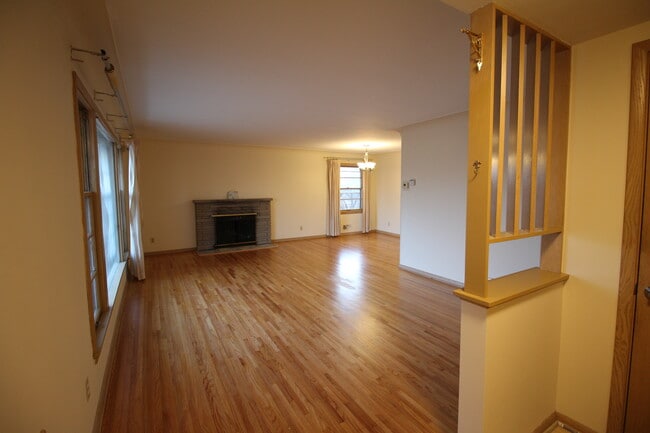 Building Photo - 6310 Vincent Ave S