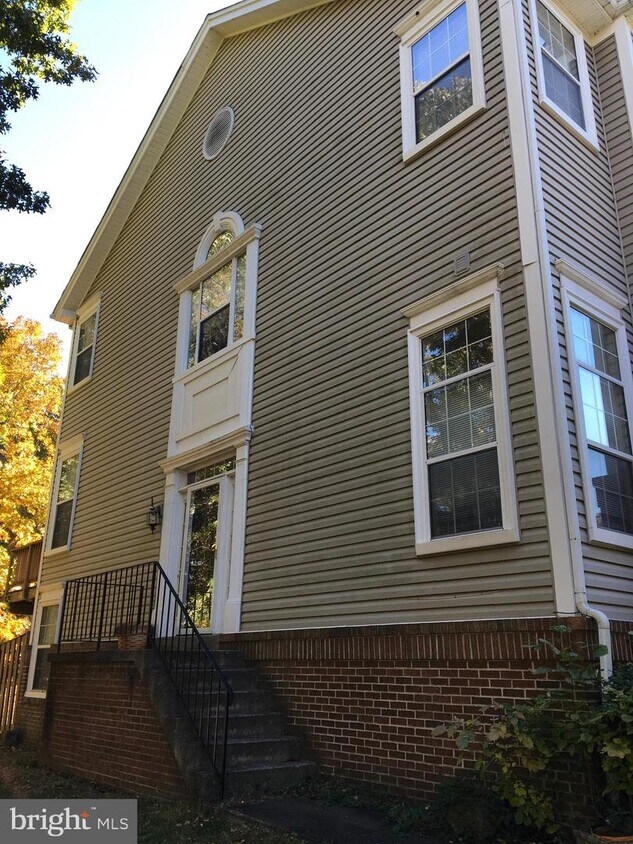 Primary Photo - 13018 Quartz Ln