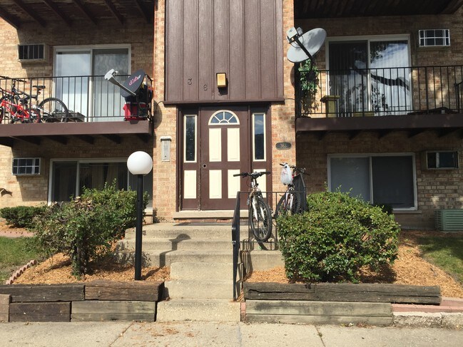Front Entrance - 363 Hawthorne Cir