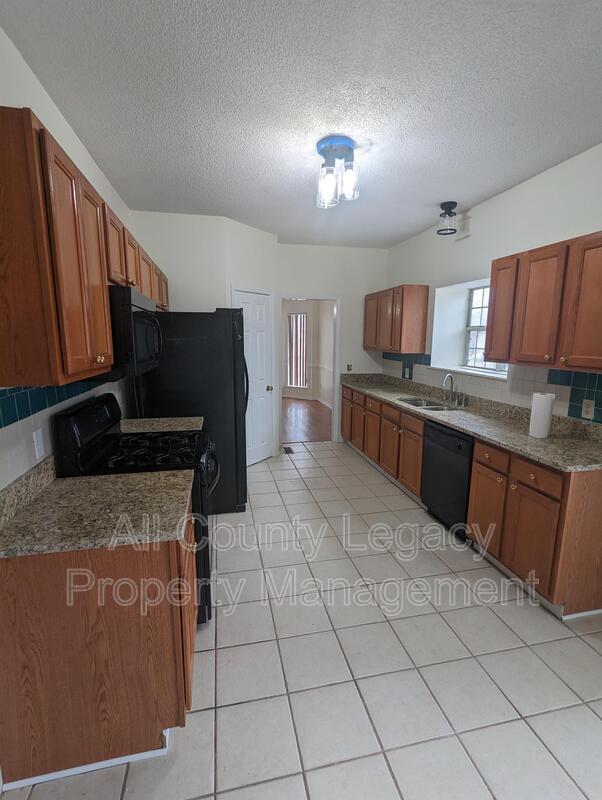 Foto del edificio - 517 Crestwood Ct