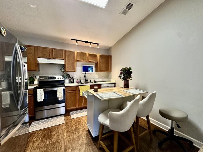 Foto del edificio - 1216 Winding Path Rd