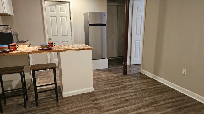 Foto del edificio - 8165 Lyle Ave NE