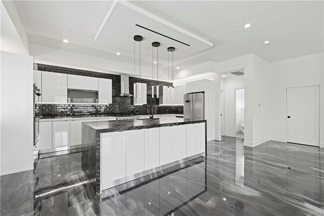 Foto del edificio - 15209 Cohasset St