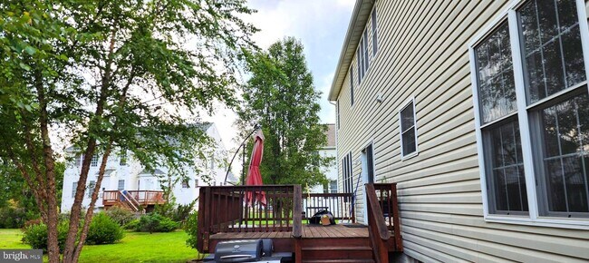 Building Photo - 16 Cedarview Ct