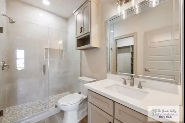 Building Photo - 1004 Gabriela St