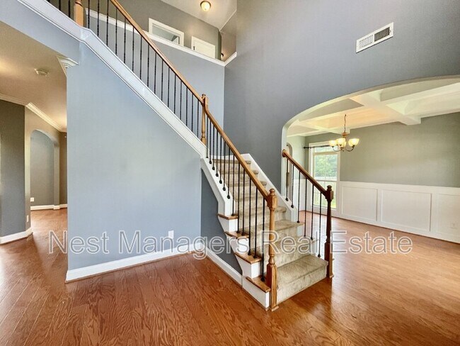 Building Photo - 4033 Hunting Path Dr
