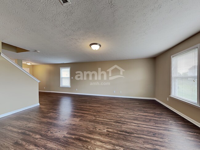 Foto del edificio - 1621 Wagner Dr