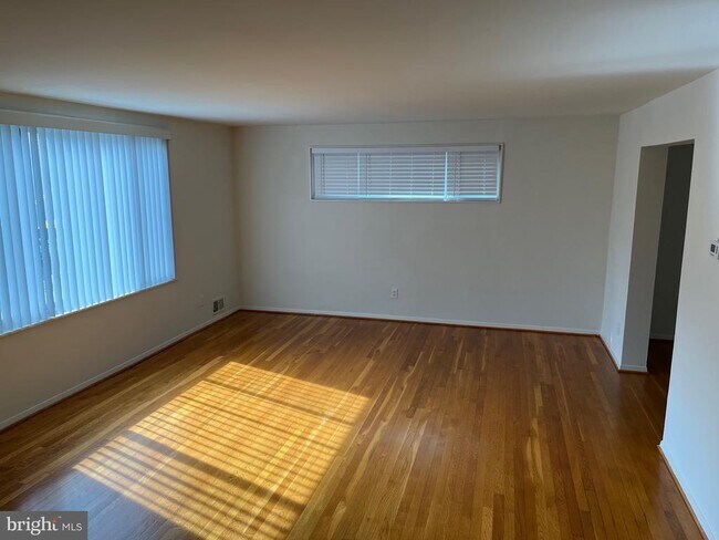 Building Photo - 5027 8th Rd S