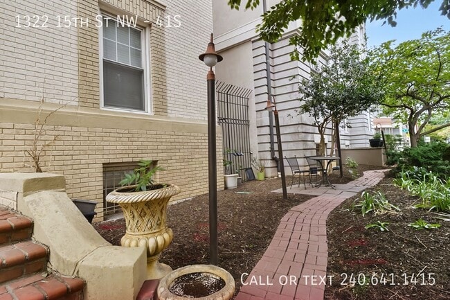 Building Photo - 1322 15th St NW