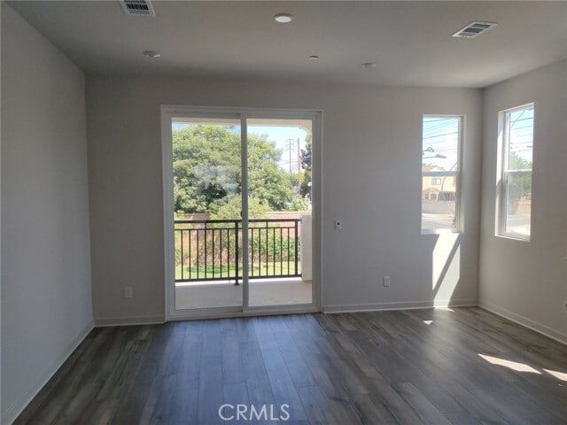 Building Photo - 1104 Cardinal Wy