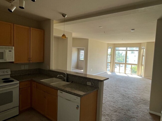 Foto del edificio - Spacious 2 Bed/2Bath In The Heart Of Downt...