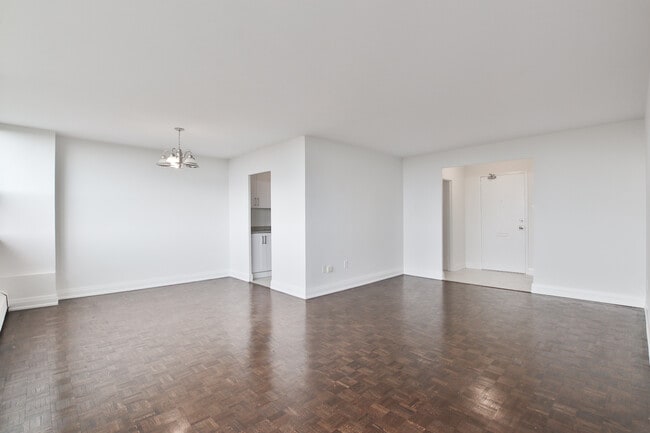 Photo du bâtiment - 185 Shaughnessy Blvd