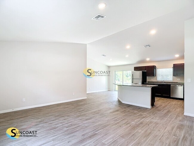 Building Photo - 2012 NW Juanita Pl