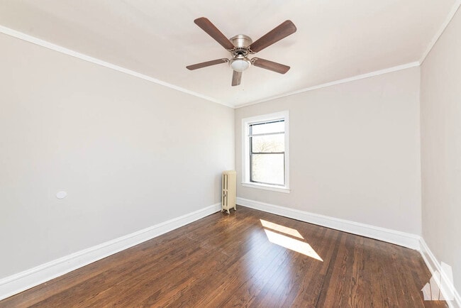 Building Photo - 5075 N Wolcott Ave