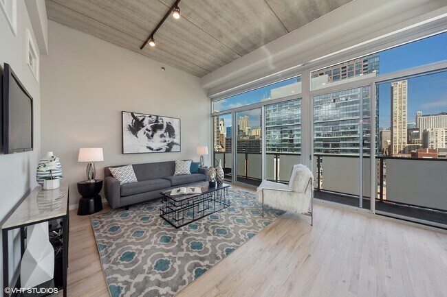 Foto del edificio - 630 N Franklin St