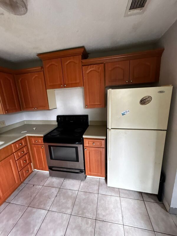 Building Photo - 2055 Eaton St