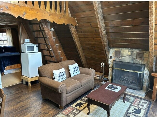 Photo - 53 Bold Springs Ln House