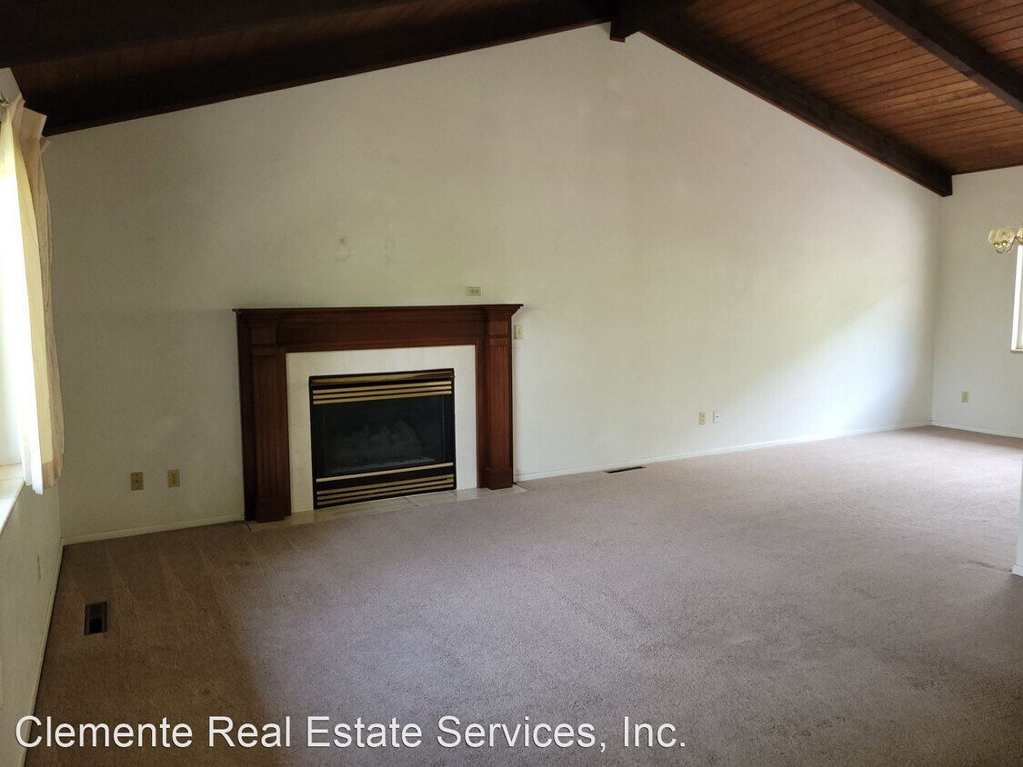 Foto principal - 4 br, 3 bath House - 1338 Chambers Drive