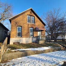 Building Photo - 1402 3rd St