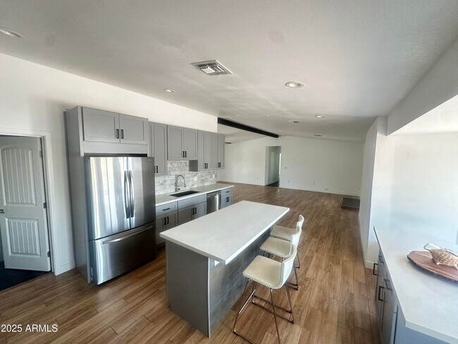 Foto del edificio - 1703 W Lane Ave