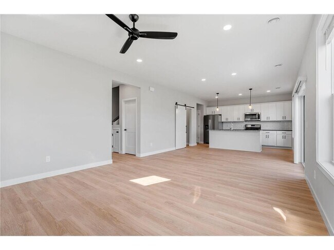 Foto del edificio - 5395 Robinwood Ct
