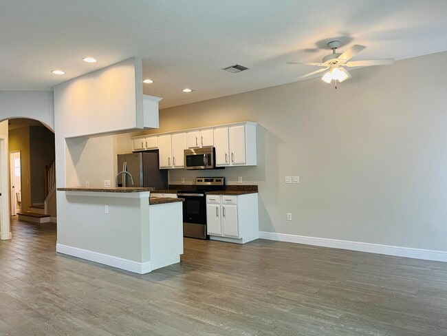 Building Photo - 117 Anchorage Ave