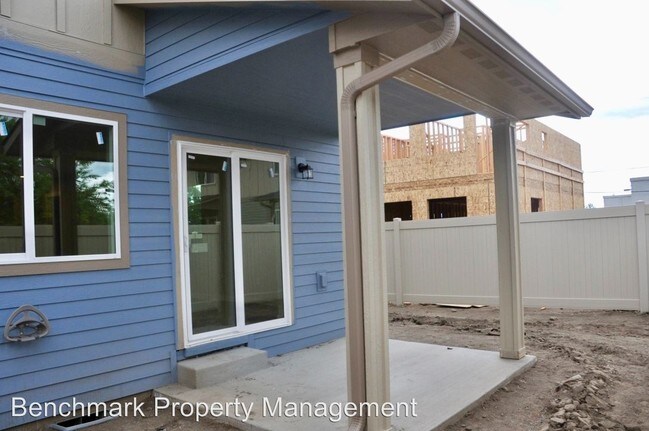 Building Photo - 3 br, 2.5 bath House - 2844 N. Carriage Court