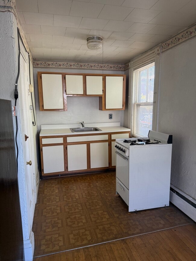 Building Photo - 74 Otis St