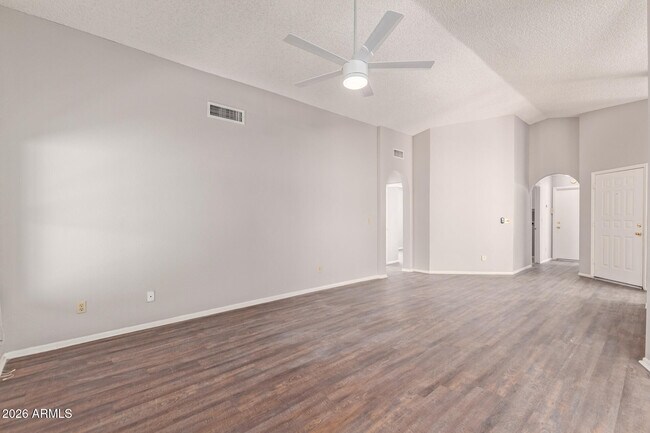 Foto del edificio - 8651 N 107th Dr