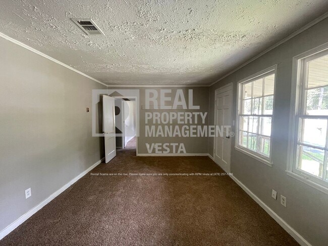 Foto del edificio - 3462 McKenzie Dr