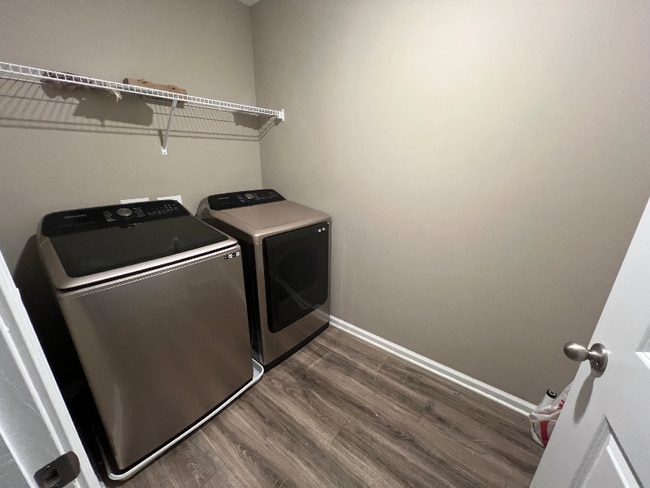 Building Photo - 956 Fred Ln