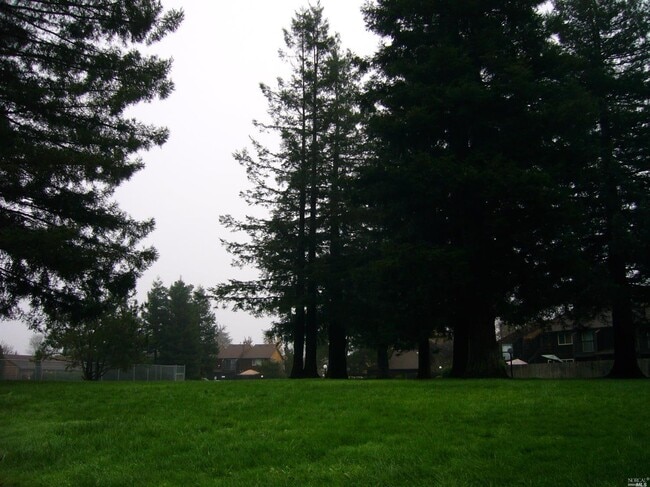 Building Photo - 1509 Parkway Dr