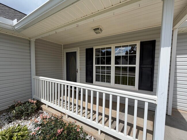 Foto del edificio - 219 Long Creek Dr