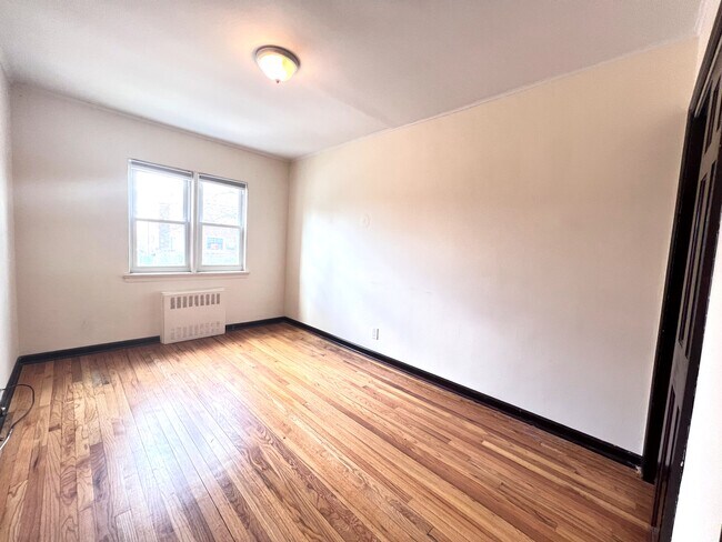 Building Photo - 64-71-71 Alderton St