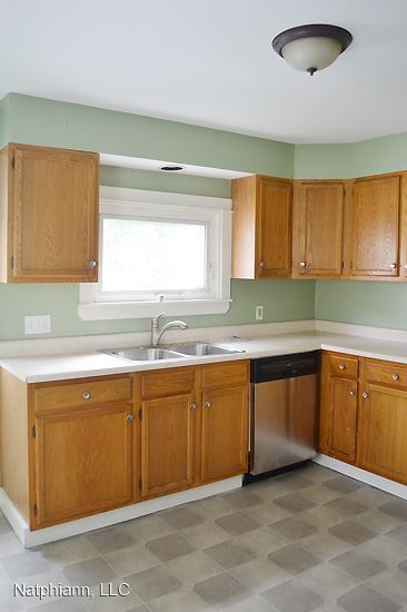 Primary Photo - 4 br, 1 bath House - 373 Essex St
