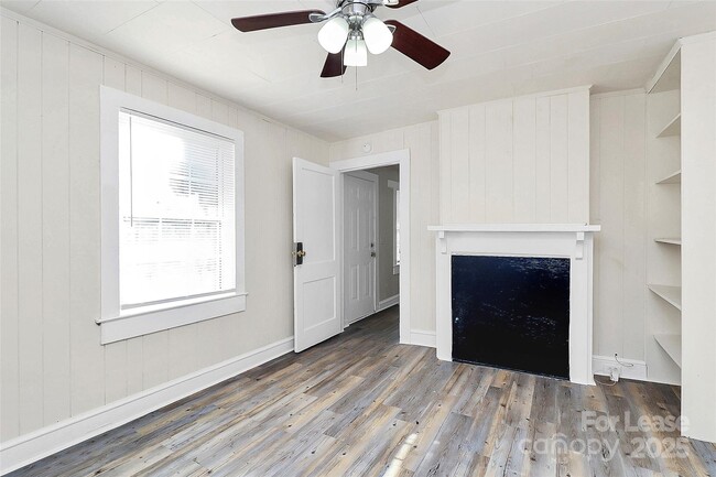 Building Photo - 826 Cantwell St