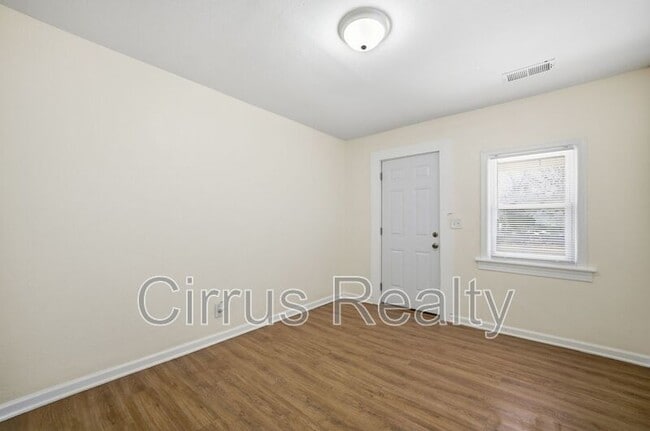 Building Photo - 1215 26th St