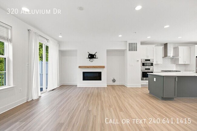 Building Photo - 320 Alluvium Dr