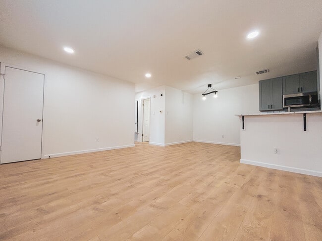 Foto del edificio - 1815 Gracy Farms Ln