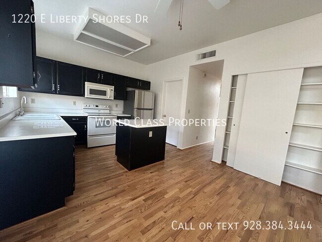 Building Photo - 1220 E Liberty Shores Dr