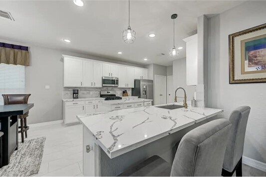 Foto del edificio - 4807 Schiller Park Ln