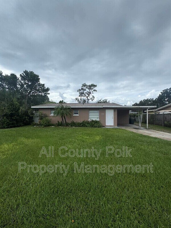 Foto del edificio - 1625 E Fern Rd