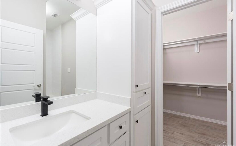 Foto del edificio - 2329 N Vly Cir