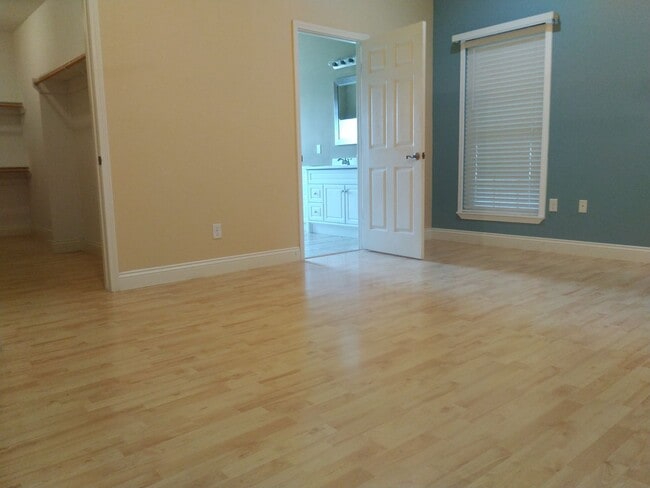 Foto del edificio - 300 Veterans Ln