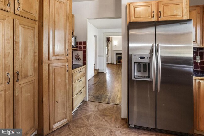 Foto del edificio - 5007 Hampden Ln