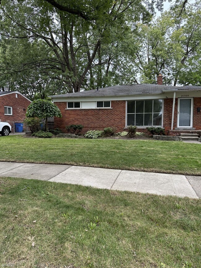 Foto del edificio - 3 br, 1 bath House - 21769 Logue Ave 21769...