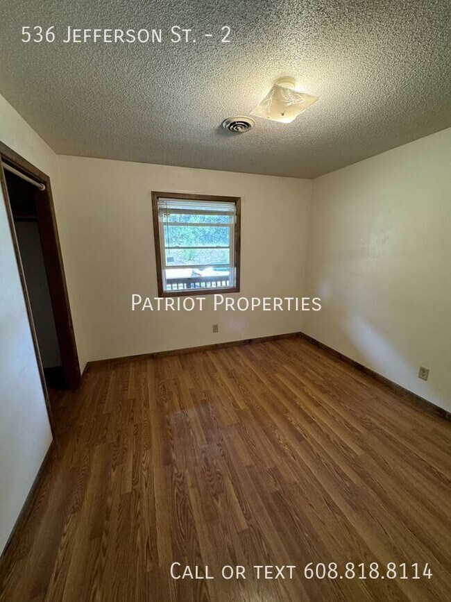 Building Photo - 2 bedroom/ 1 bath apartment in Mauston, WI