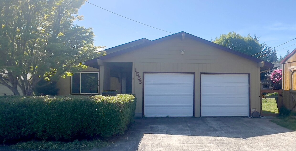 Primary Photo - 1555 6th St